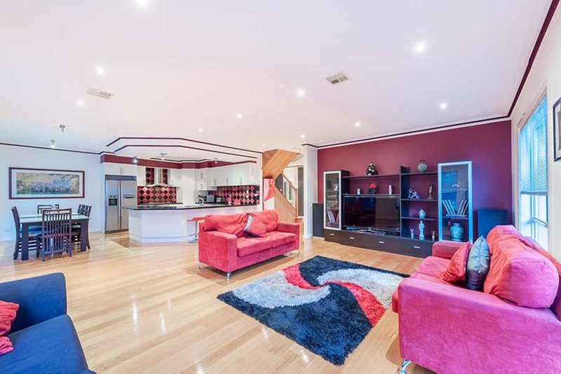 Photo - 3 Peasholm Corner, Craigieburn VIC 3064 - Image 3