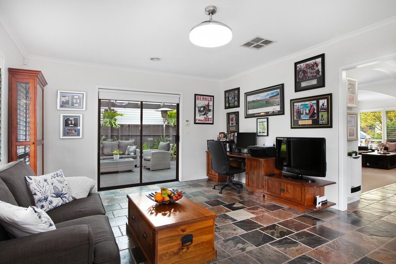 Photo - 3 Pentland Drive, Epping VIC 3076 - Image 7