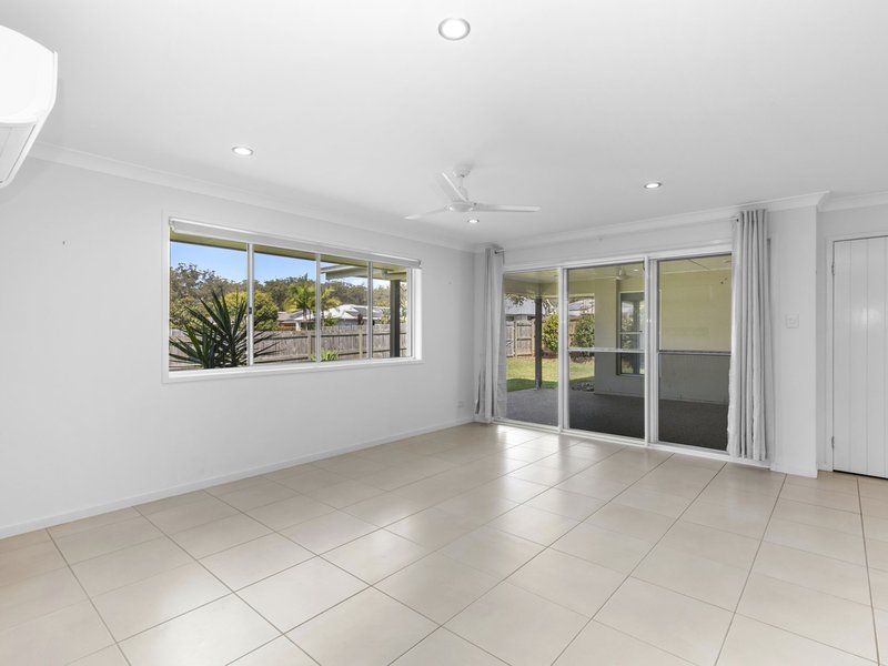 Photo - 3 Pepper Tree Way, Beerwah QLD 4519 - Image 4