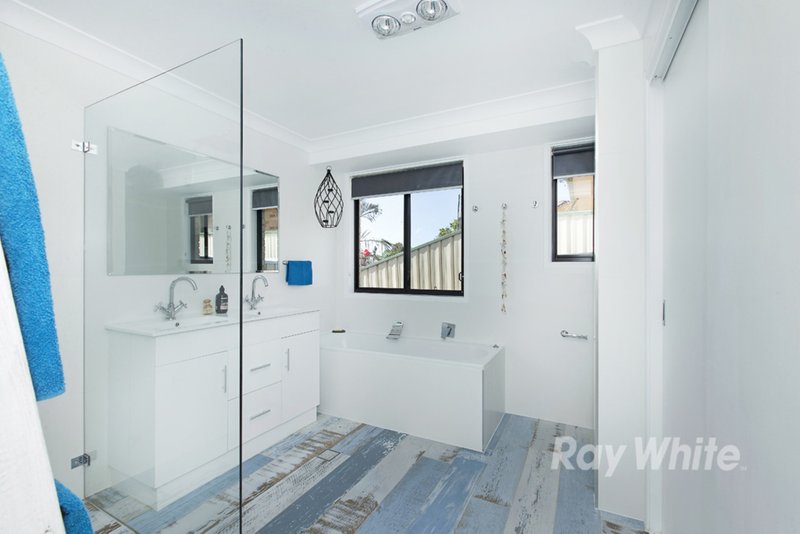 Photo - 3 Peppertree Circuit, Toronto NSW 2283 - Image 9