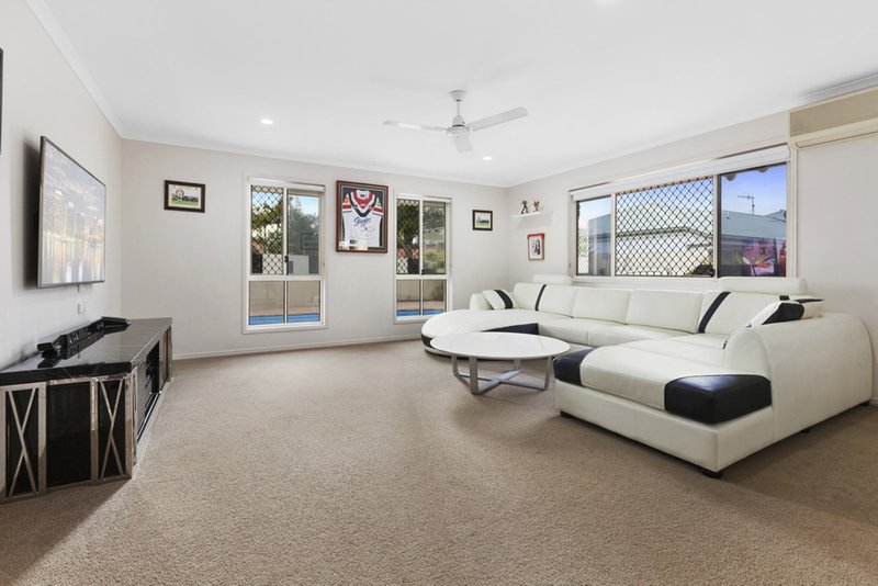 Photo - 3 Perkins Place, Tewantin QLD 4565 - Image 3