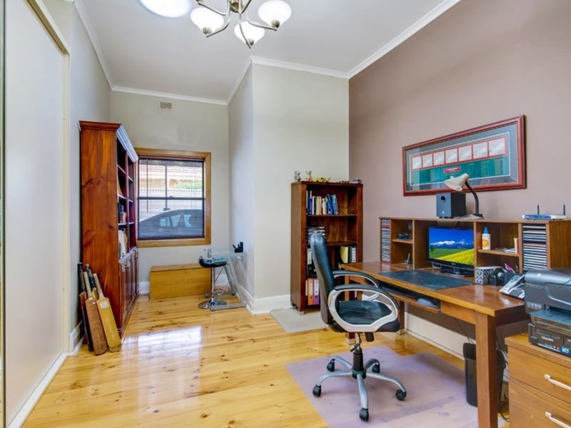 Photo - 3 Peroomba Avenue, Kensington Gardens SA 5068 - Image 2