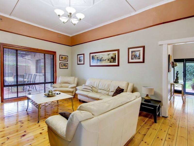 Photo - 3 Peroomba Avenue, Kensington Gardens SA 5068 - Image 4