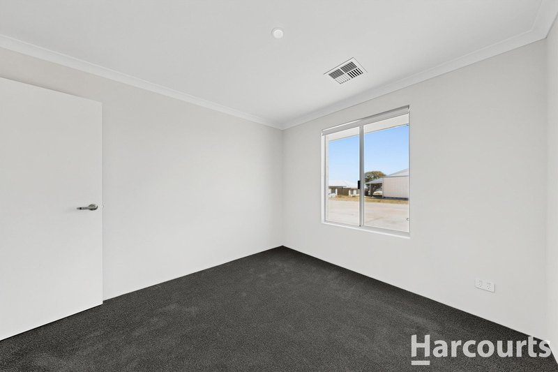 Photo - 3 Perspective Way, Sinagra WA 6065 - Image 5
