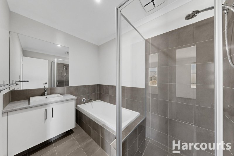 Photo - 3 Perspective Way, Sinagra WA 6065 - Image 6