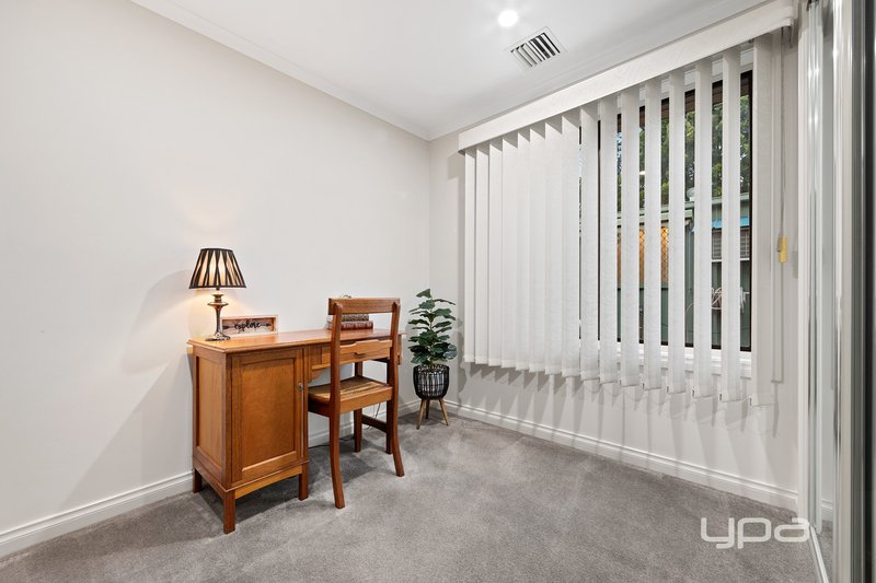 Photo - 3 Peveril Close, Kings Park VIC 3021 - Image 10