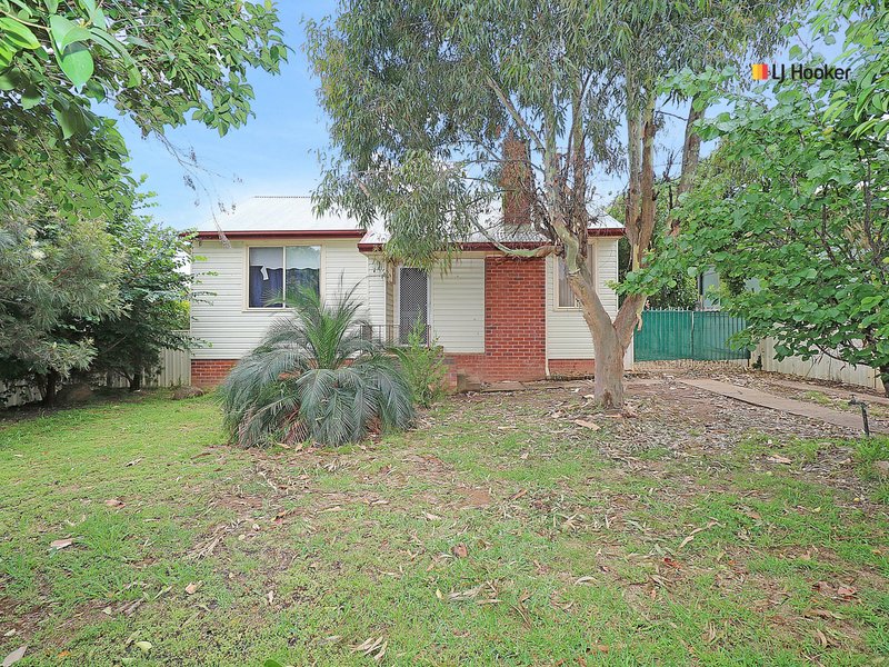 3 Phillip Avenue, Mount Austin NSW 2650