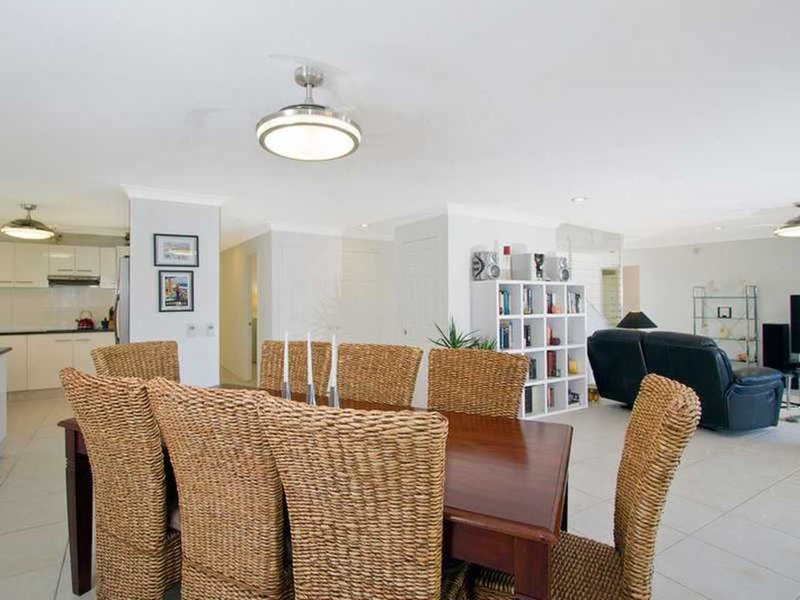 Photo - 3 Pilot Court, Mermaid Waters QLD 4218 - Image 5