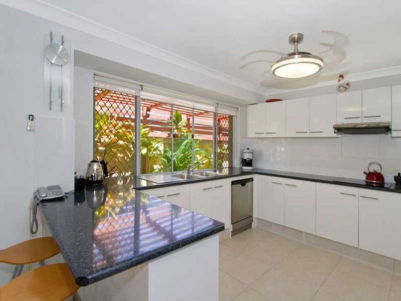 Photo - 3 Pilot Court, Mermaid Waters QLD 4218 - Image 7