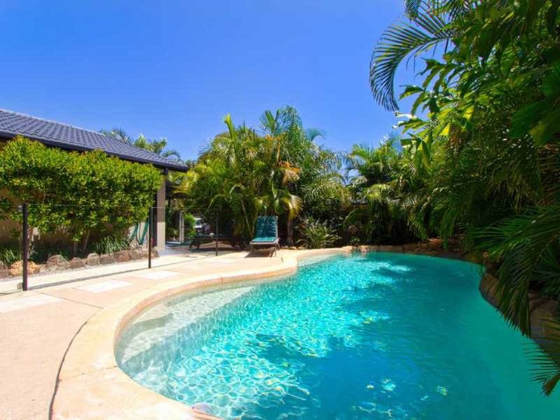 Photo - 3 Pilot Court, Mermaid Waters QLD 4218 - Image 9