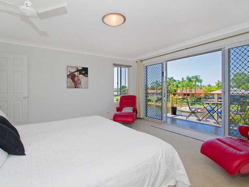 Photo - 3 Pilot Court, Mermaid Waters QLD 4218 - Image 11