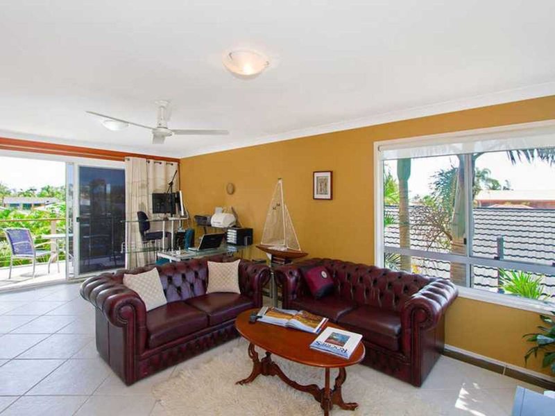 Photo - 3 Pilot Court, Mermaid Waters QLD 4218 - Image 15