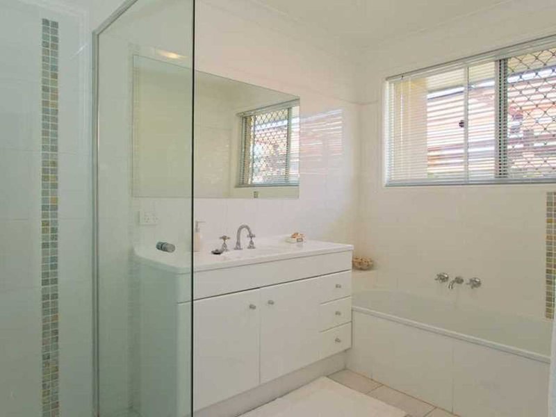 Photo - 3 Pilot Court, Mermaid Waters QLD 4218 - Image 17