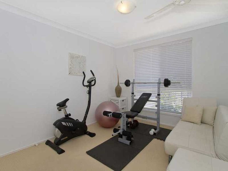 Photo - 3 Pilot Court, Mermaid Waters QLD 4218 - Image 18