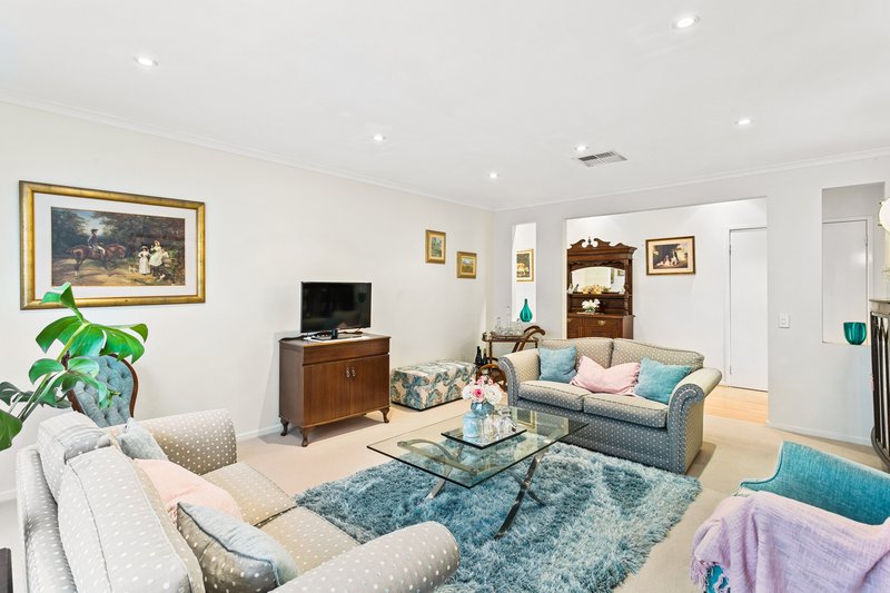 Photo - 3 Pinnacle Crescent, Flagstaff Hill SA 5159 - Image 4