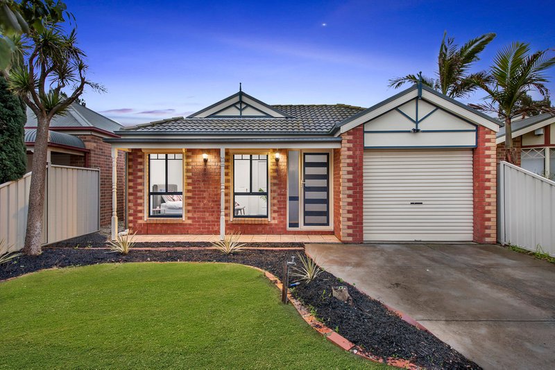 3 Plenty Close, Caroline Springs VIC 3023