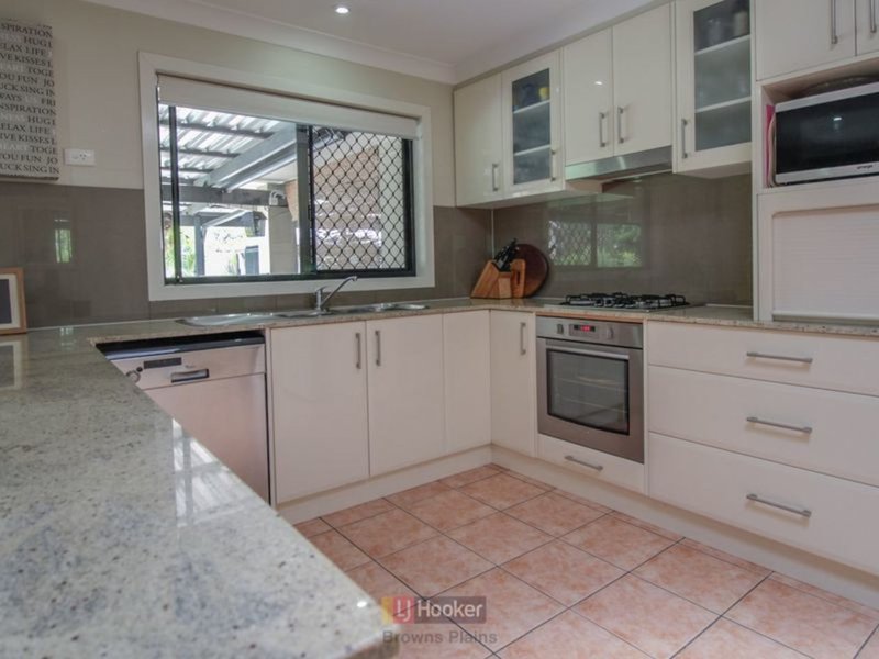 Photo - 3 Ponderosa Street, Hillcrest QLD 4118 - Image 6