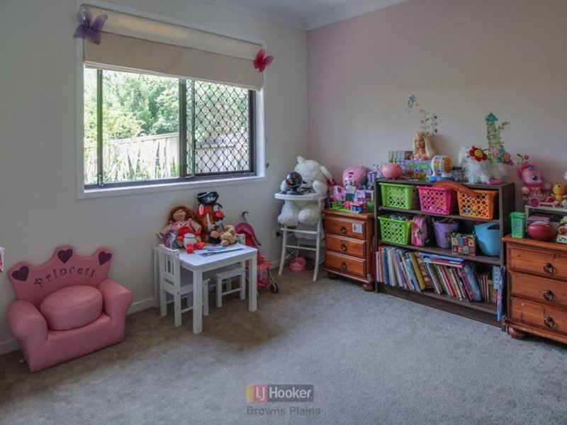 Photo - 3 Ponderosa Street, Hillcrest QLD 4118 - Image 11