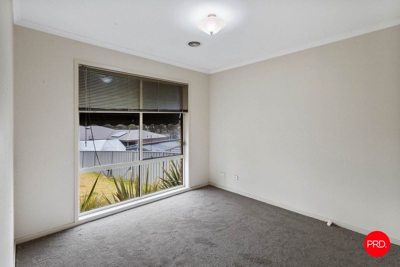 Photo - 3 Poorinda Crescent, Kangaroo Flat VIC 3555 - Image 8