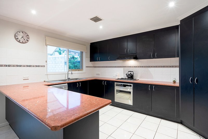 Photo - 3 Porter Avenue, Roxburgh Park VIC 3064 - Image 8