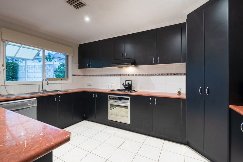 Photo - 3 Porter Avenue, Roxburgh Park VIC 3064 - Image 9