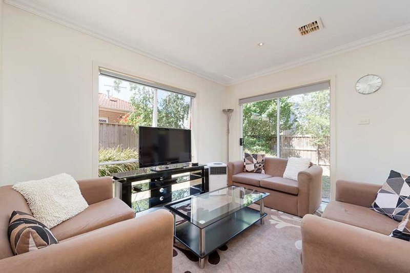 Photo - 3 Portland Place, Roxburgh Park VIC 3064 - Image 3