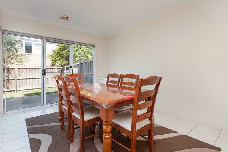 Photo - 3 Portland Place, Roxburgh Park VIC 3064 - Image 4