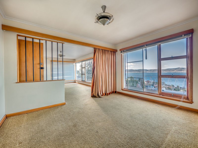 Photo - 3 Portland Place, Sandy Bay TAS 7005 - Image 4