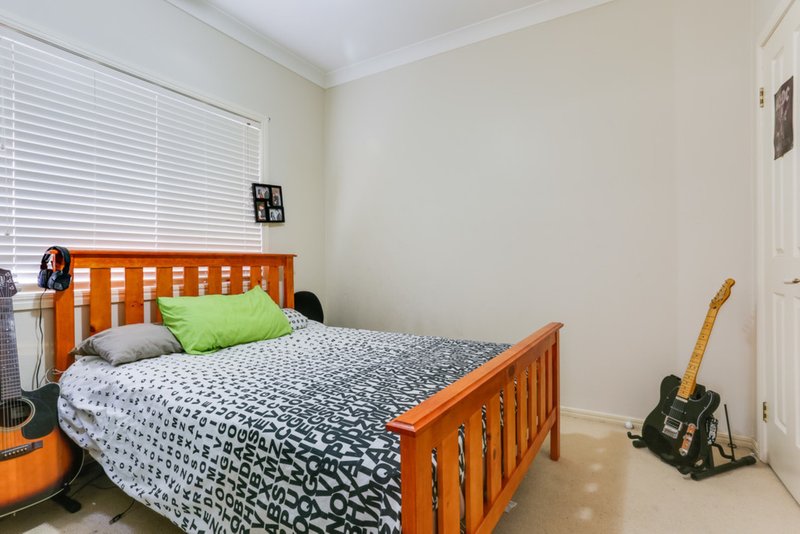 Photo - 3 Prospect Crescent, Forest Lake QLD 4078 - Image 9