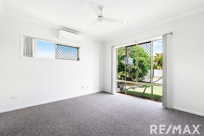 Photo - 3 Protector Way, Eli Waters QLD 4655 - Image 3