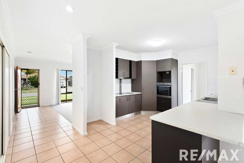 Photo - 3 Protector Way, Eli Waters QLD 4655 - Image 11