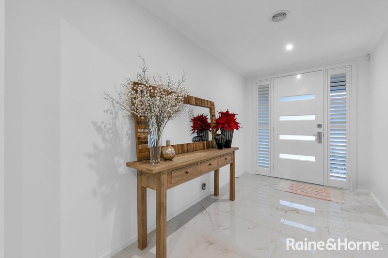 Photo - 3 Pymble Terrace, Truganina VIC 3029 - Image 4