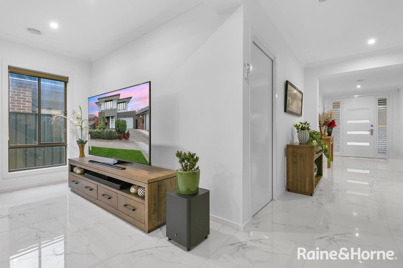 Photo - 3 Pymble Terrace, Truganina VIC 3029 - Image 5