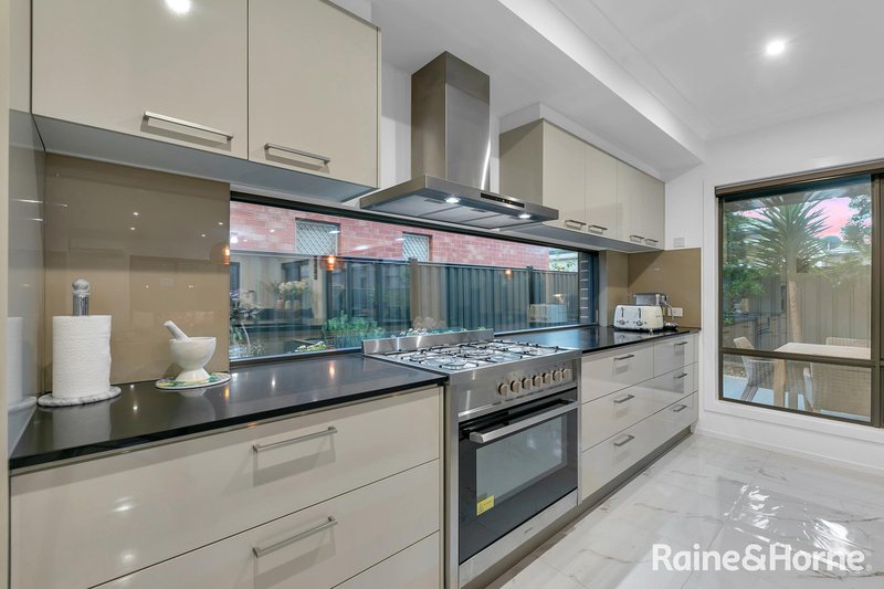 Photo - 3 Pymble Terrace, Truganina VIC 3029 - Image 10