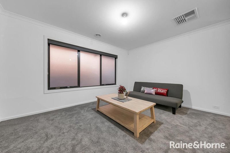 Photo - 3 Pymble Terrace, Truganina VIC 3029 - Image 18