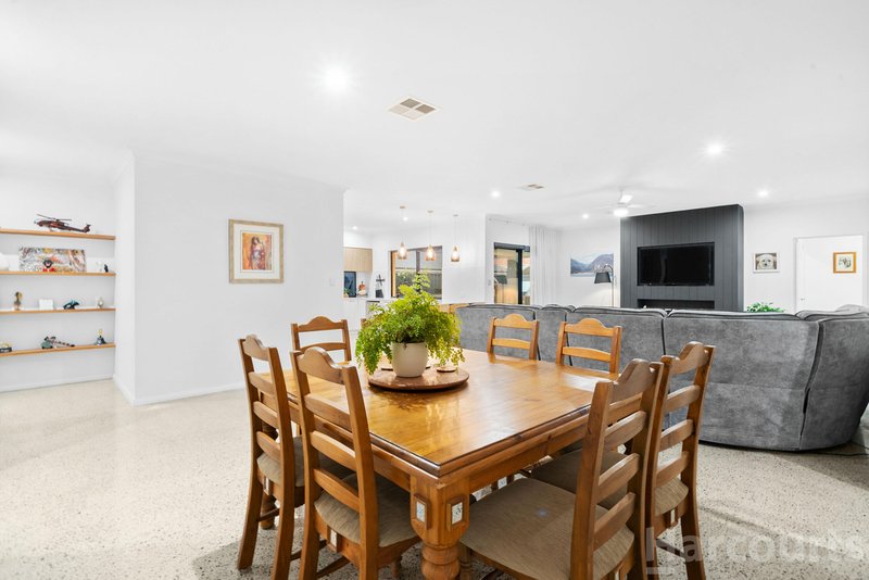 Photo - 3 Quandong Parkway, Halls Head WA 6210 - Image 10