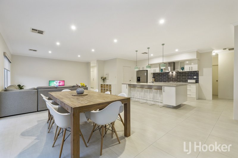 Photo - 3 Quarral Street, Yanchep WA 6035 - Image 3