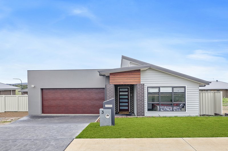 3 Quiberon Way, Goulburn NSW 2580