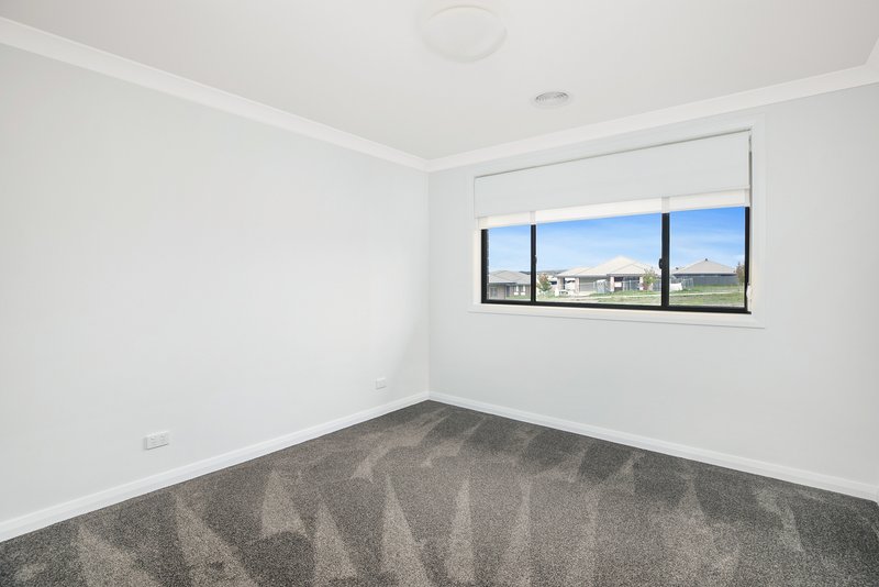 Photo - 3 Quiberon Way, Goulburn NSW 2580 - Image 11