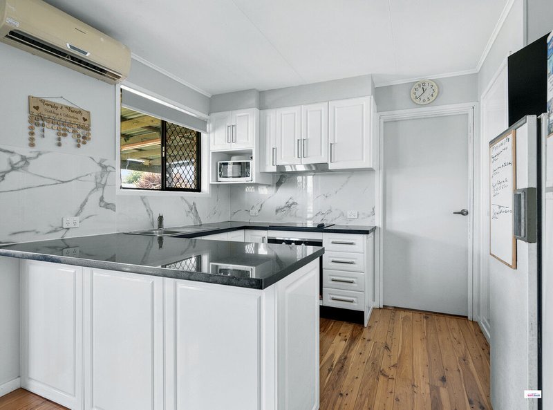 Photo - 3 Raftery Street, Centenary Heights QLD 4350 - Image 4