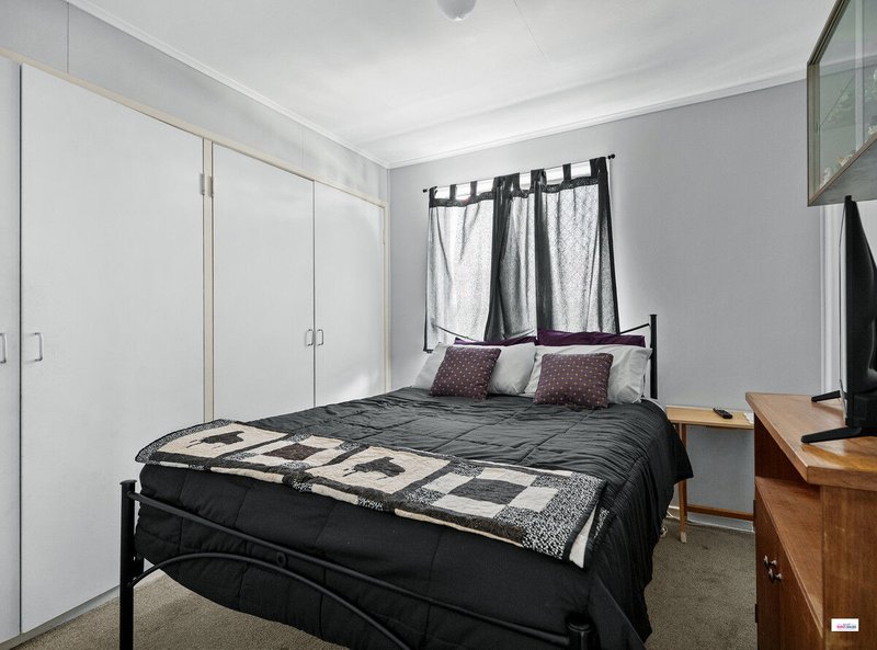 Photo - 3 Raftery Street, Centenary Heights QLD 4350 - Image 7