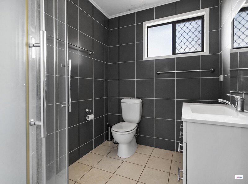 Photo - 3 Raftery Street, Centenary Heights QLD 4350 - Image 9