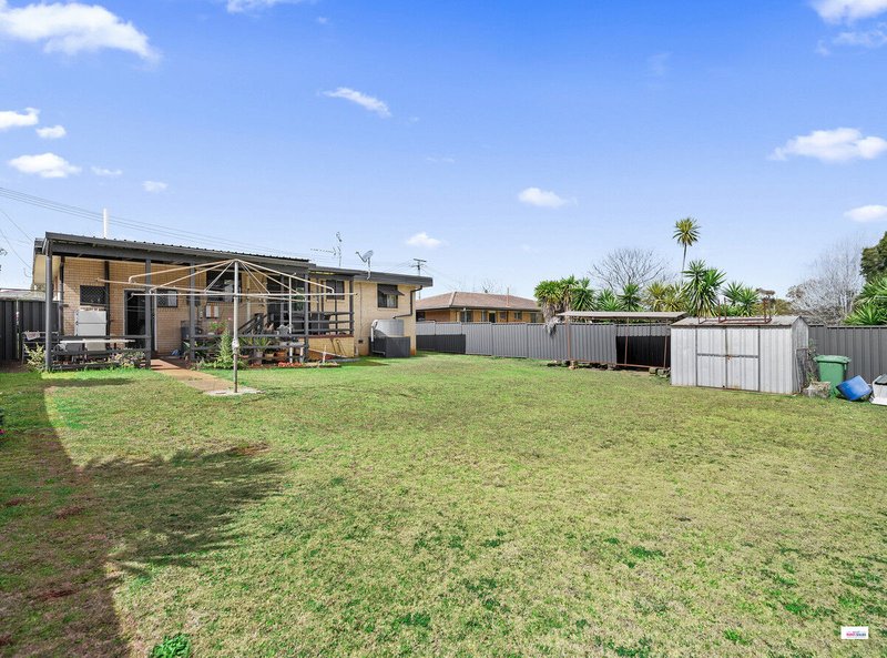Photo - 3 Raftery Street, Centenary Heights QLD 4350 - Image 12