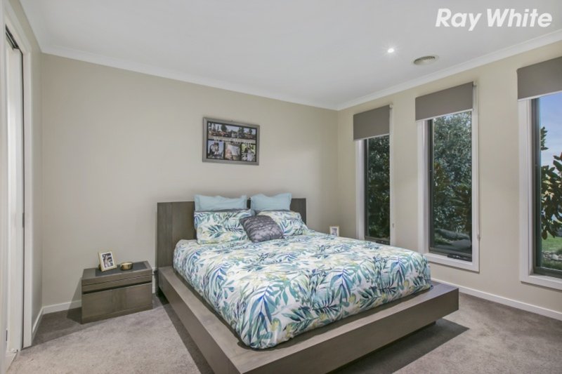 Photo - 3 Ramsay Close, Pakenham VIC 3810 - Image 2