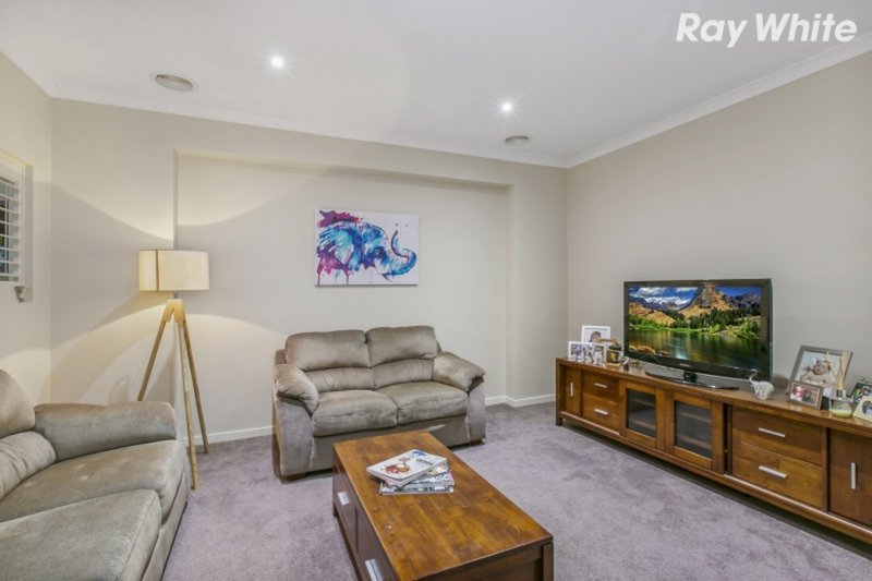 Photo - 3 Ramsay Close, Pakenham VIC 3810 - Image 4