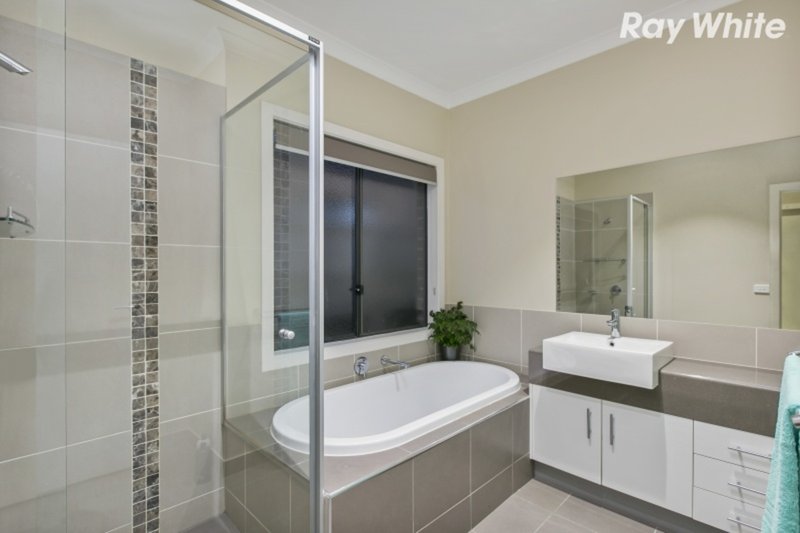 Photo - 3 Ramsay Close, Pakenham VIC 3810 - Image 10