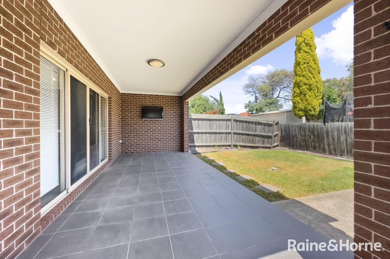 Photo - 3 Rattray Court, Altona Meadows VIC 3028 - Image 10