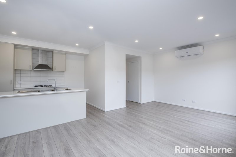 Photo - 3 Rayer Walk, Tarneit VIC 3029 - Image 3