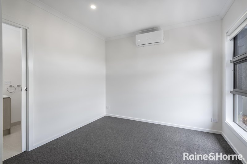 Photo - 3 Rayer Walk, Tarneit VIC 3029 - Image 6