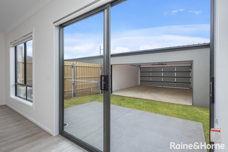 Photo - 3 Rayer Walk, Tarneit VIC 3029 - Image 13